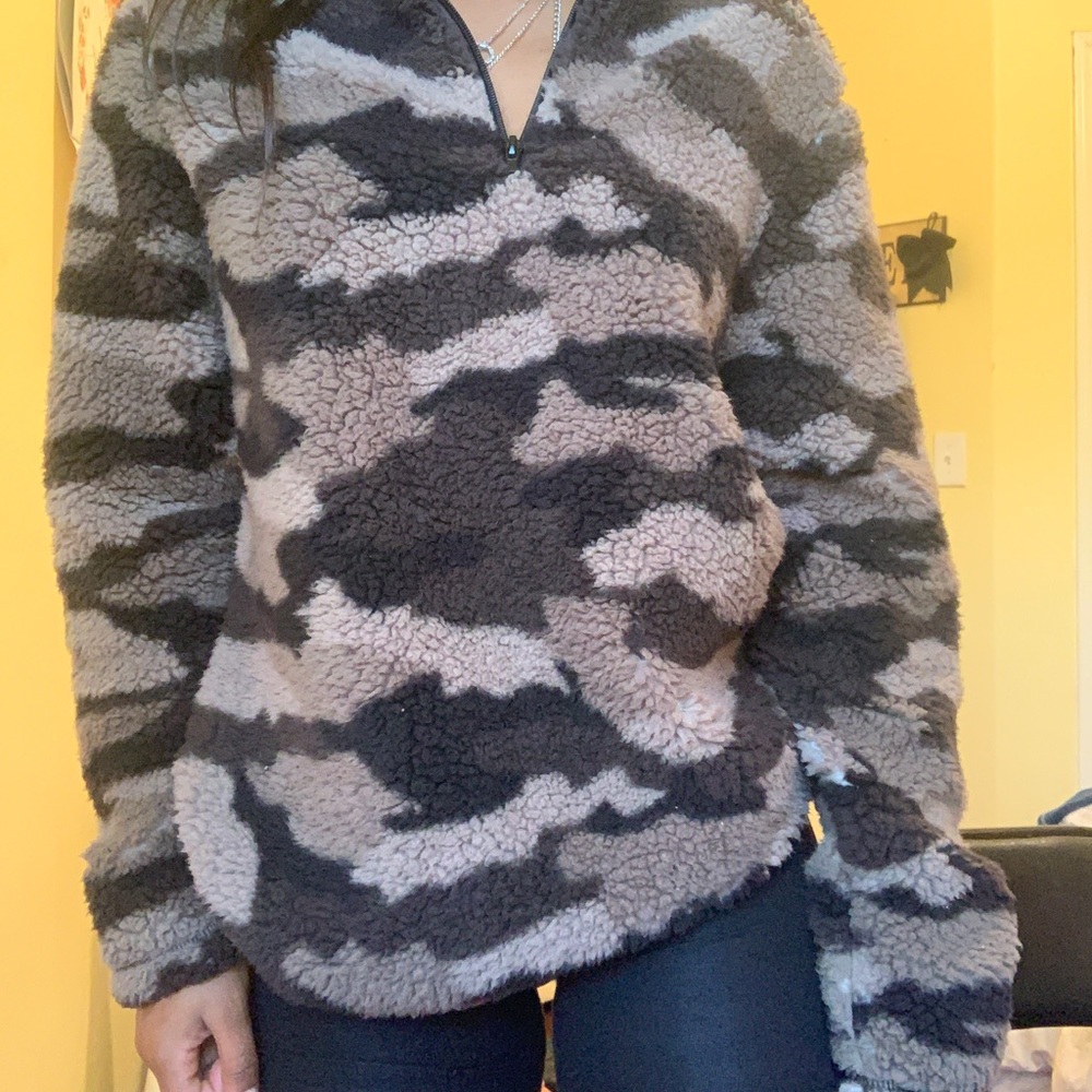 Camo Teddy Pull over